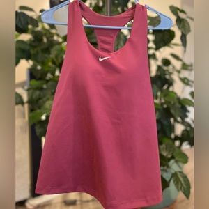 Women’s Nike Drifit Tank with Built-in Cup (non-removable) Size XL